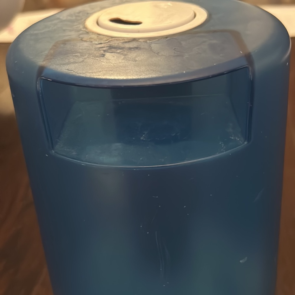 2 Blue Humidifiers - Picture 10 of 11